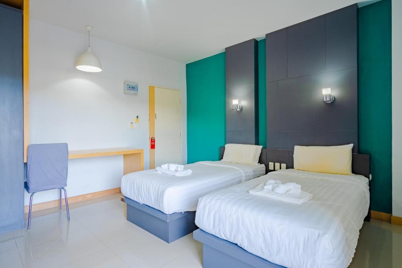 Oyo 303 Phoomjai House Apartment Чалонг Екстериор снимка